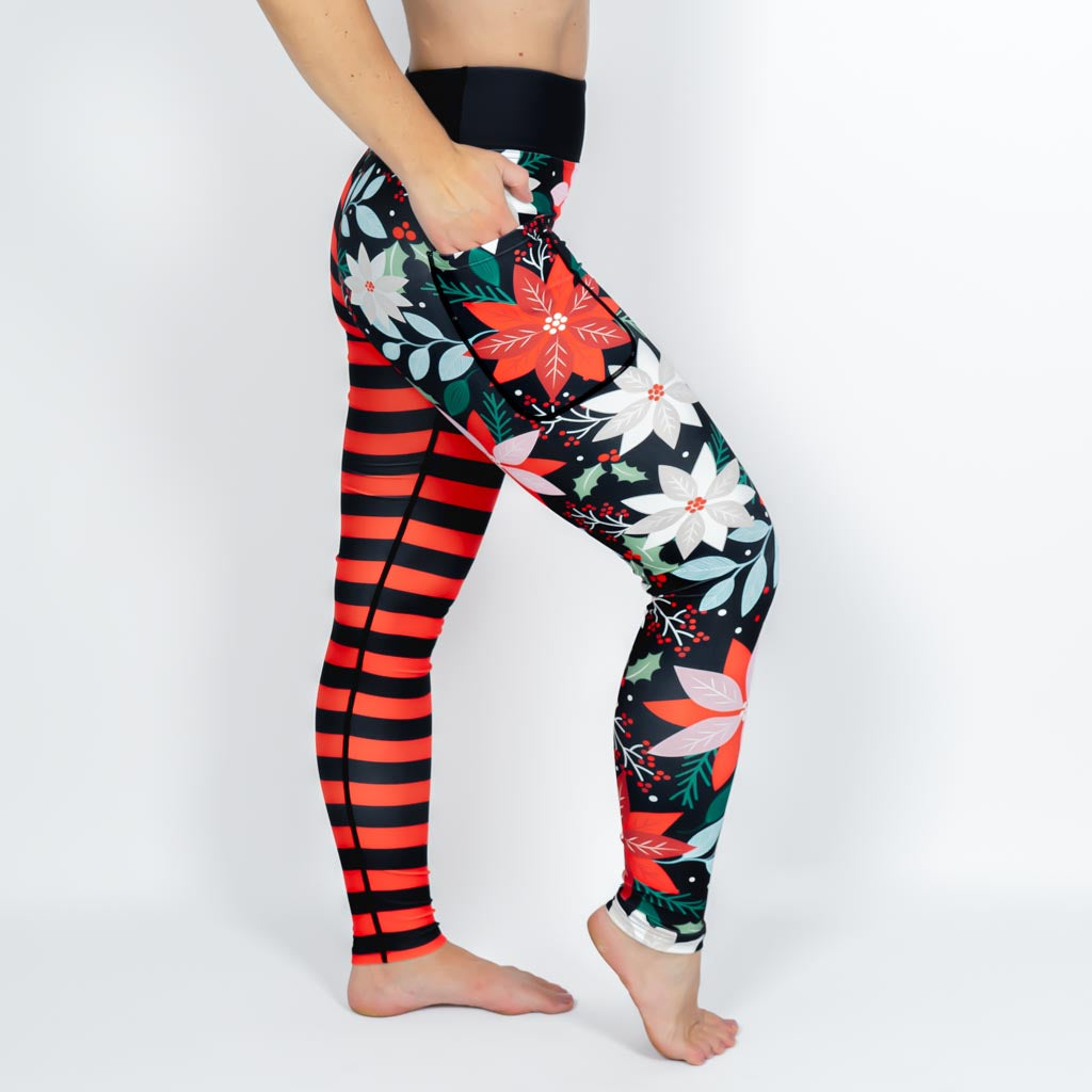 Kvinde i højtaljede mønstrede leggings. Tights har lommer på begge sider. Meget elastiske og squat proof.