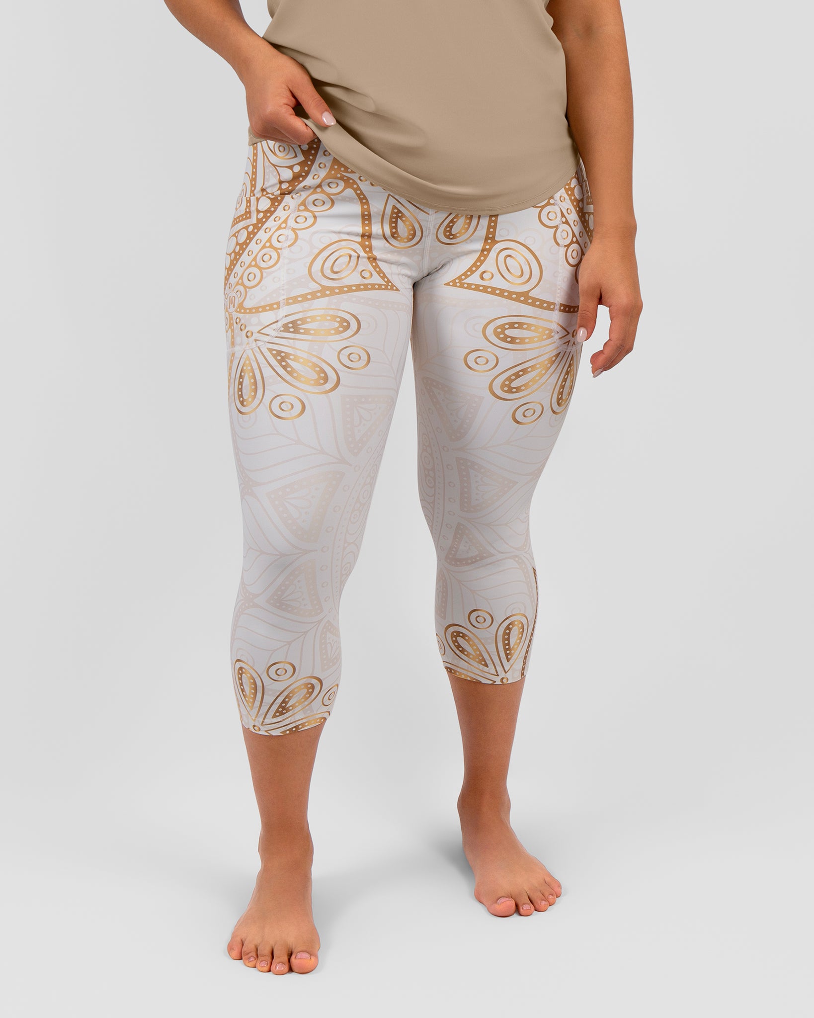 Signature White Mandala Capri